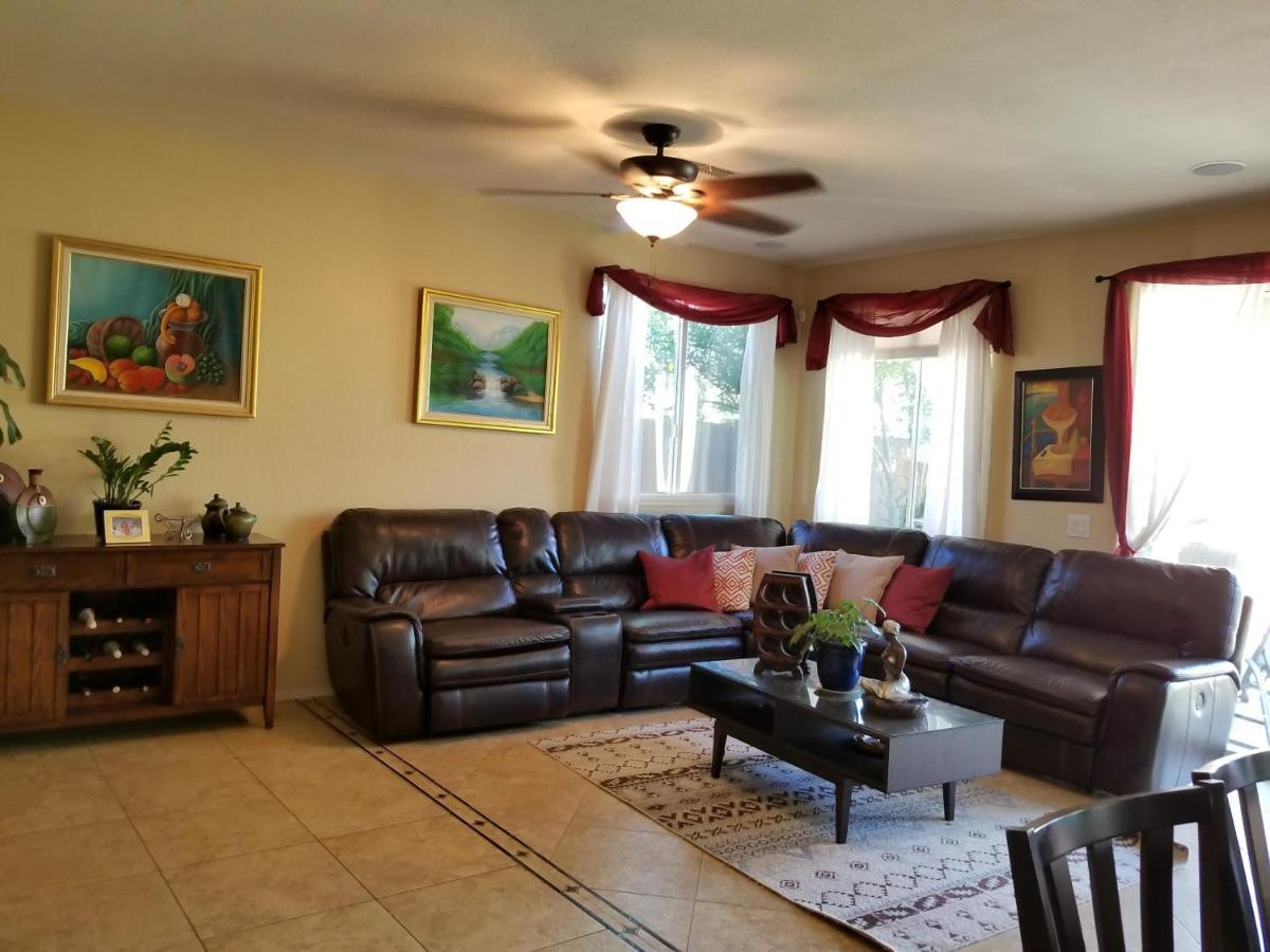 Phoenix Home Near Freeways And Airport Exterior photo