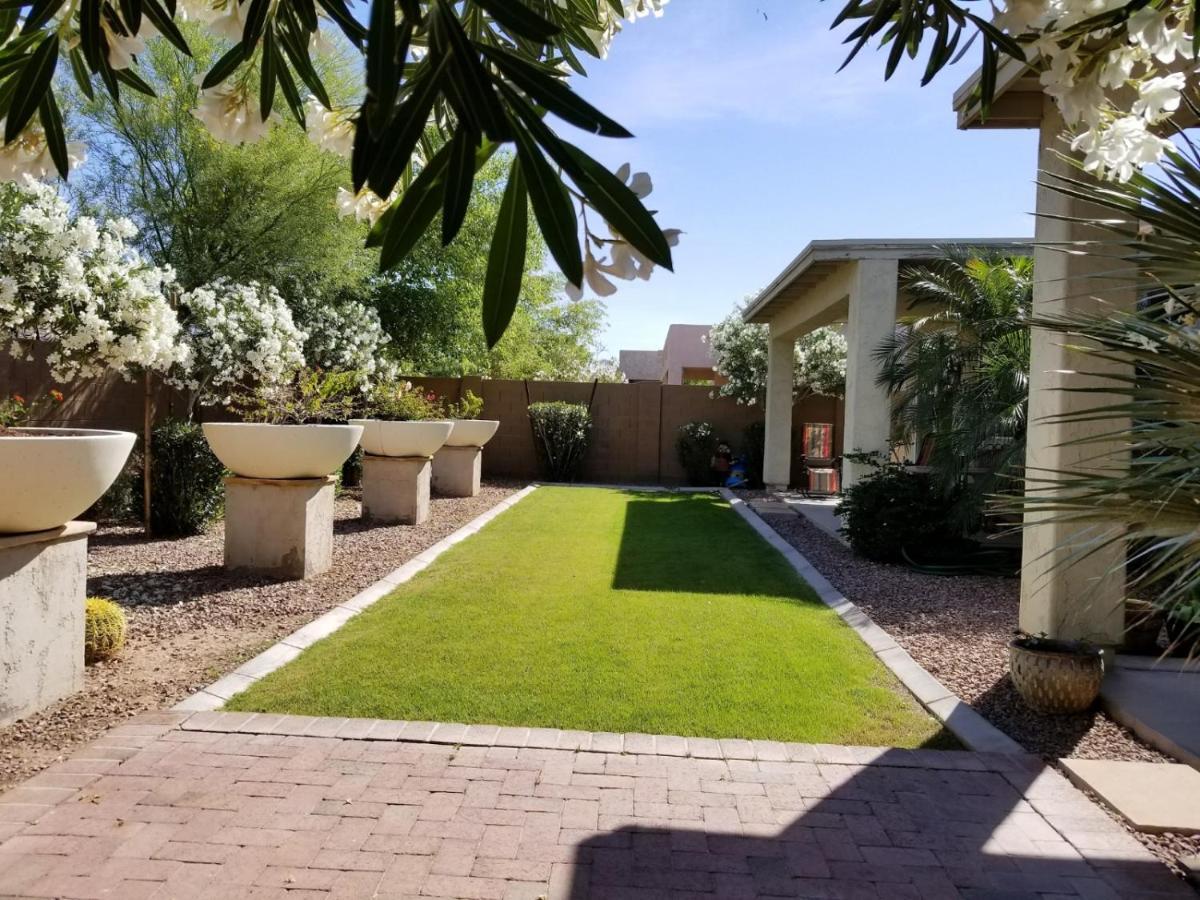 Phoenix Home Near Freeways And Airport Exterior photo